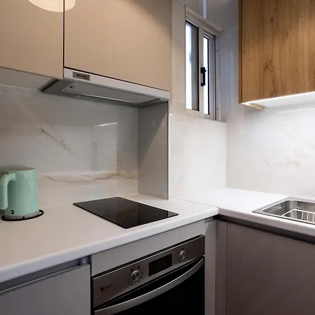 Cozy Nest With Panoramic Views Апартаменты *