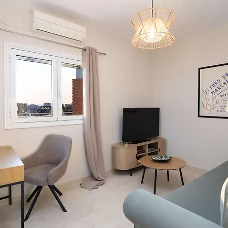 Апартаменты Cozy Nest With Panoramic Views Каламата