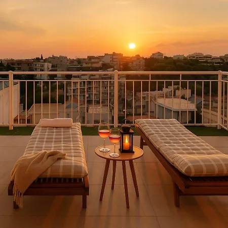 Cozy Nest With Panoramic Views Апартаменты *