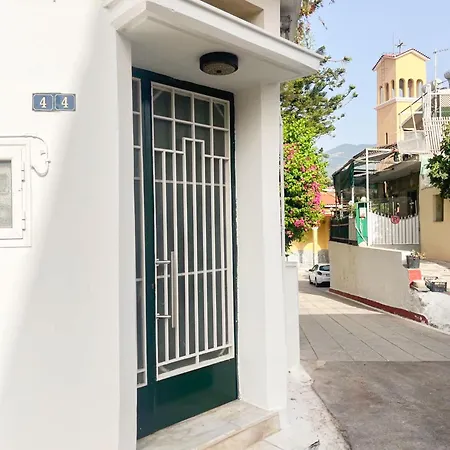 Cozy Nest With Panoramic Views Апартаменты Каламата