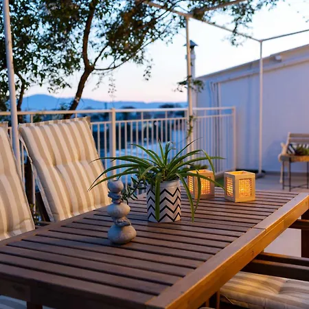 Cozy Nest With Panoramic Views Lejlighed Kalamata