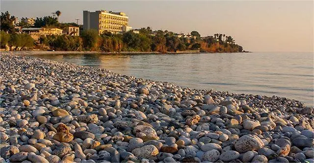 Cozy Nest With Panoramic Views