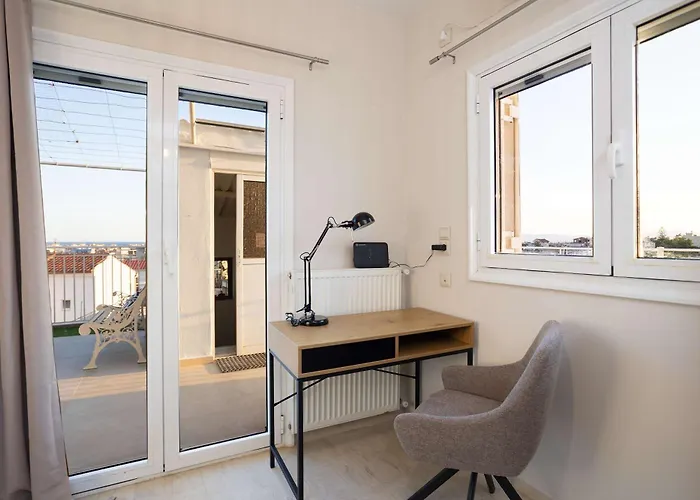 Cozy Nest With Panoramic Views *