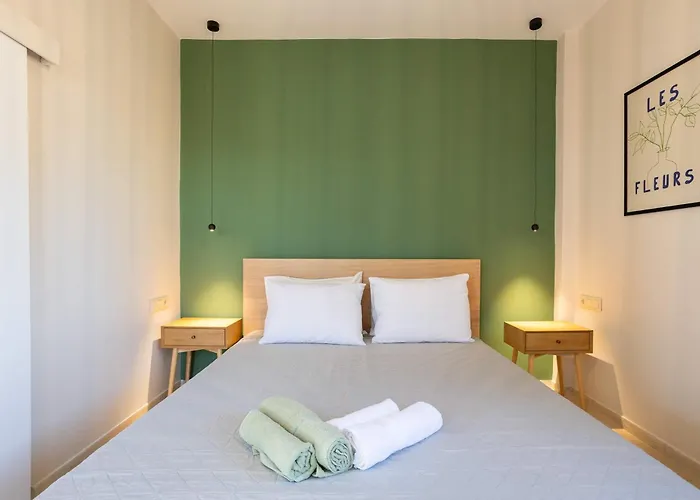 Cozy Nest With Panoramic Views Calamata